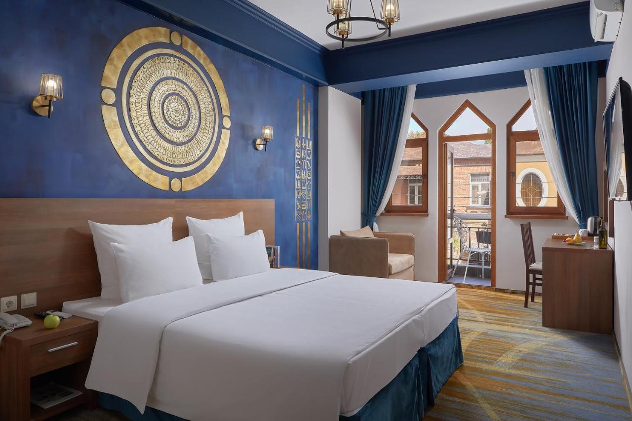 Garuda Boutique Hotel Сухумі Екстер'єр фото