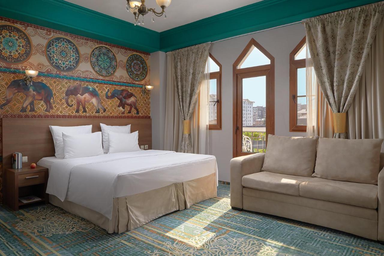 Garuda Boutique Hotel Сухумі Екстер'єр фото