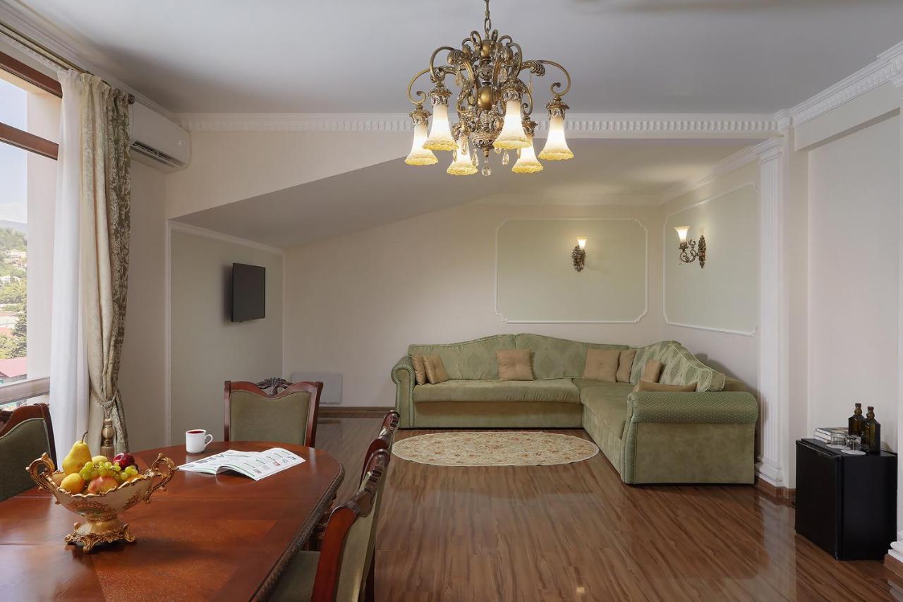 Garuda Boutique Hotel Сухумі Екстер'єр фото