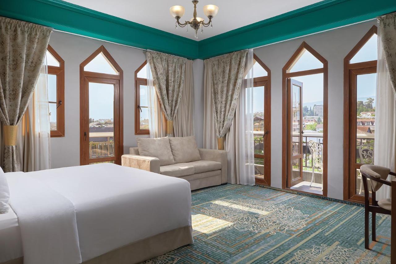 Garuda Boutique Hotel Сухумі Екстер'єр фото