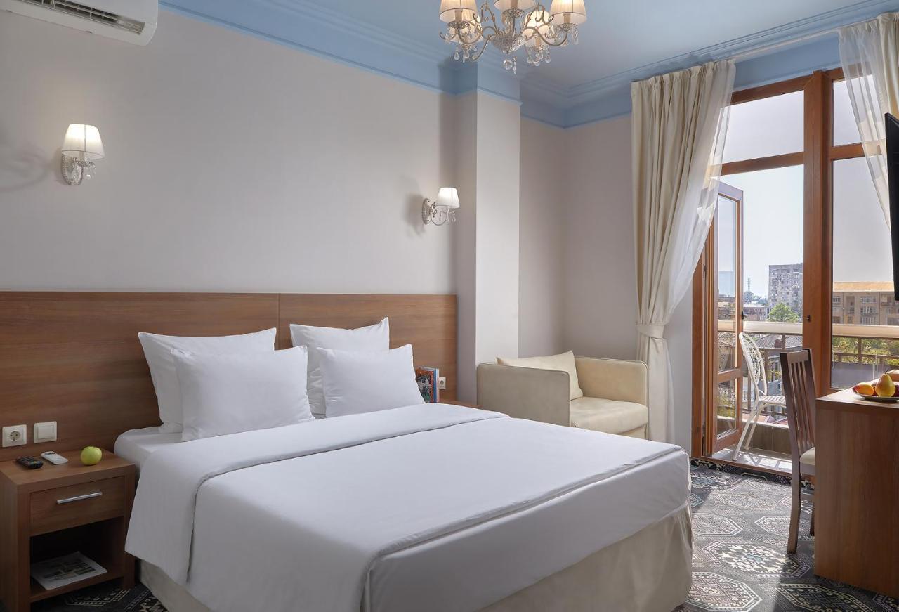 Garuda Boutique Hotel Сухумі Екстер'єр фото